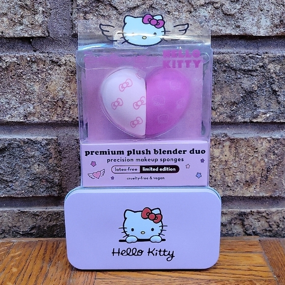 Hello Kitty Other - Hello Kitty Lot with Makeup Sponges and Tin with Makeup Brushes New in Packaging